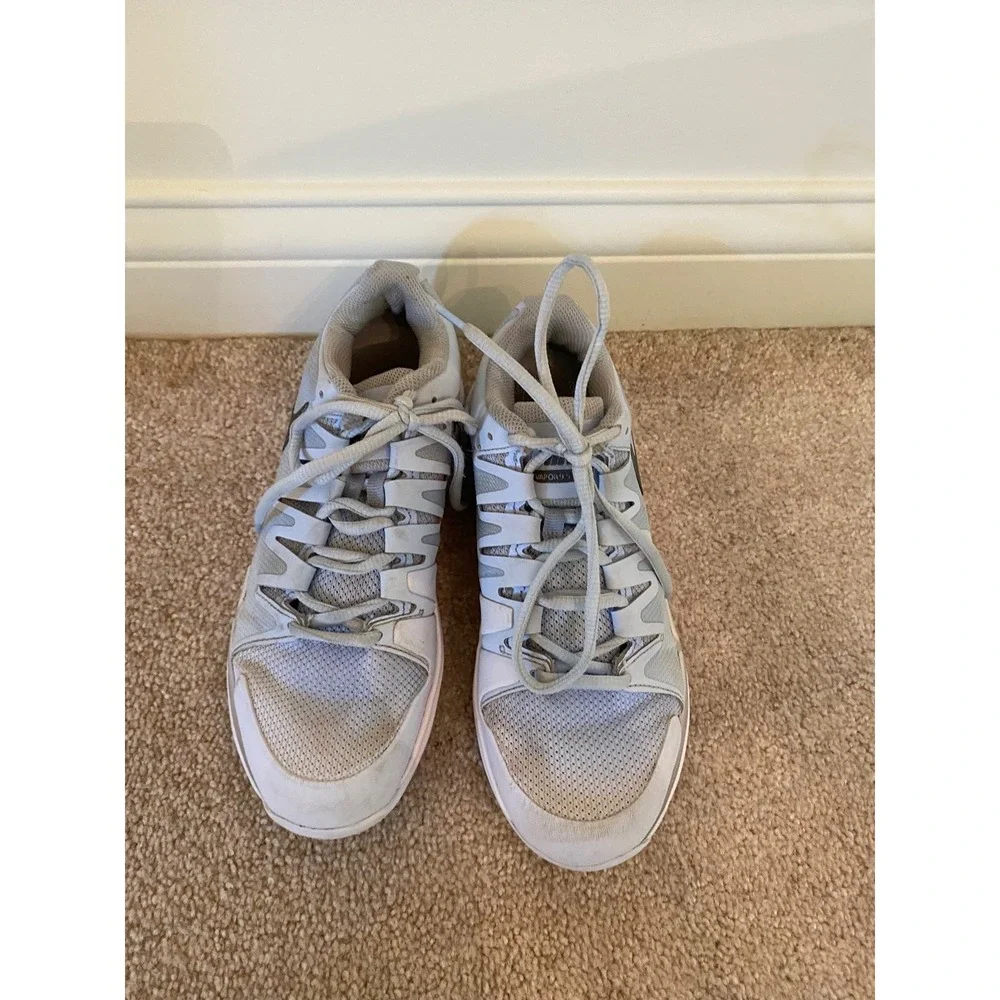 Womens Nike vapor court tennis pickleball athletic light blue shoes size 5 $115
